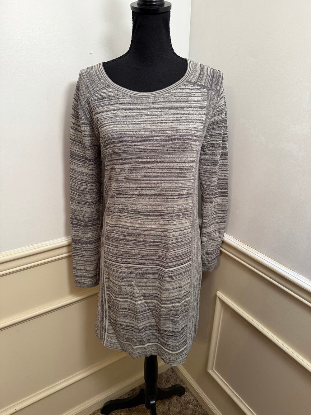 Club Monaco Tallis Gray Space-Dye Knit Shift Sweater Dress Long Sleeve Viscose